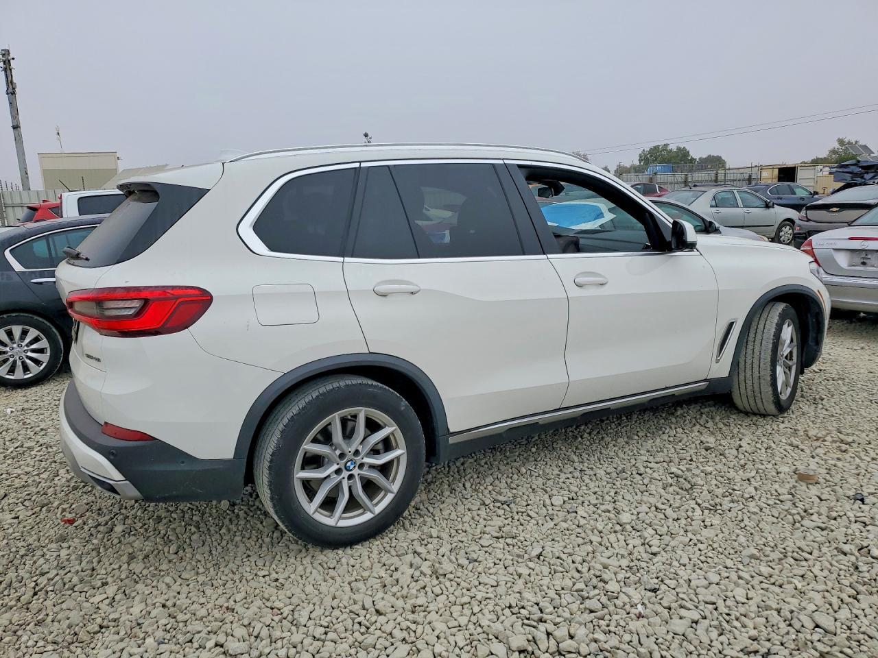 2020 BMW X5 Sdrive 40I - zdjęcie 3