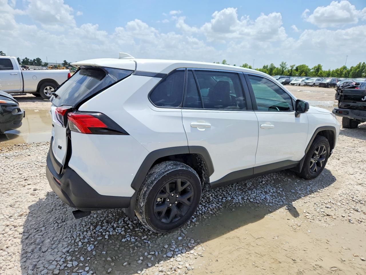 2024 Toyota Rav4 Le - zdjęcie 3