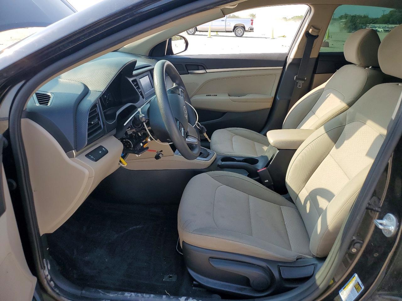 2020 Hyundai Elantra Se - zdjęcie 7