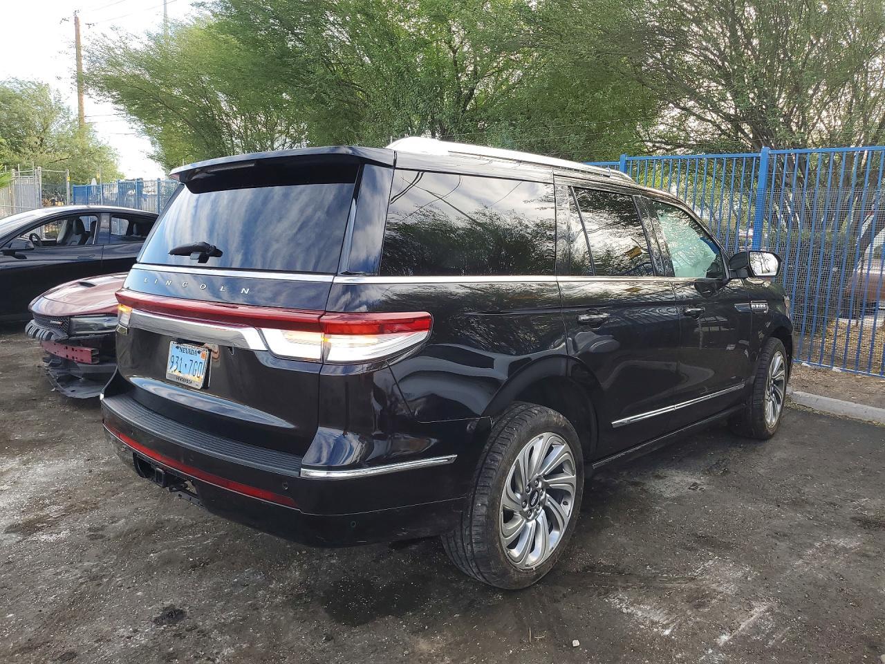 2024 Lincoln Navigator Reserve - zdjęcie 3