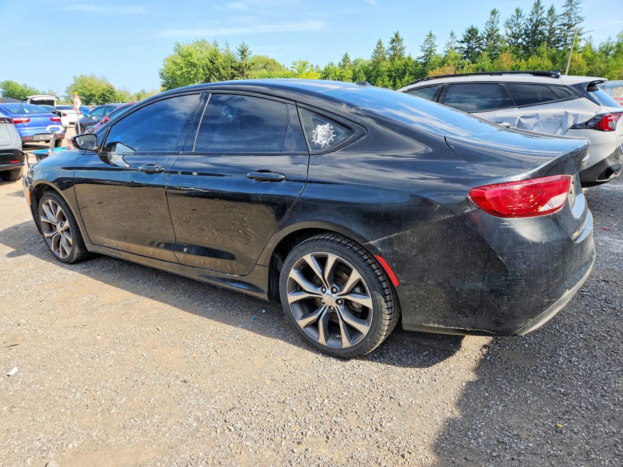 2015 Chrysler 200 S - zdjęcie 2