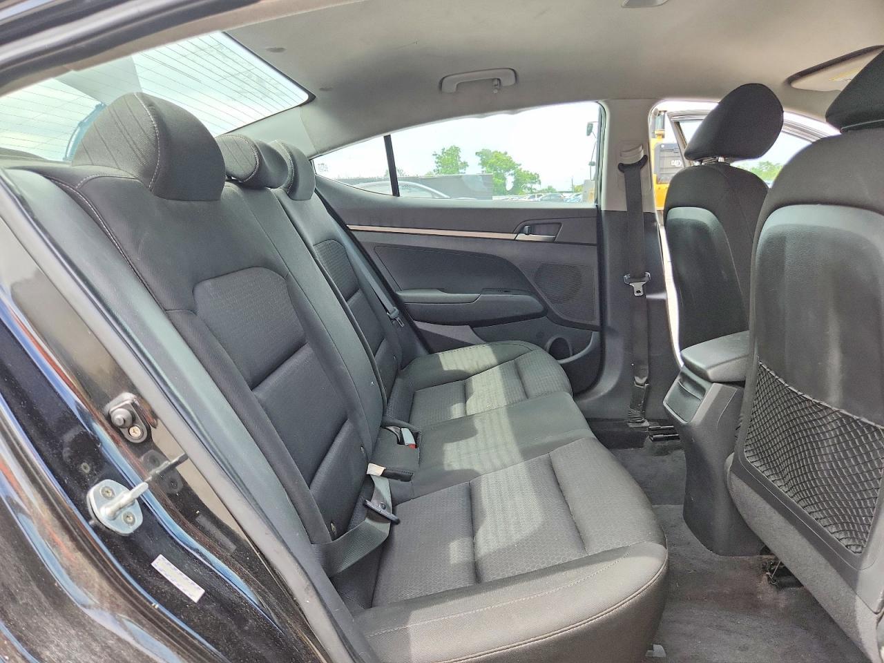 2017 Hyundai Elantra Se - zdjęcie 10