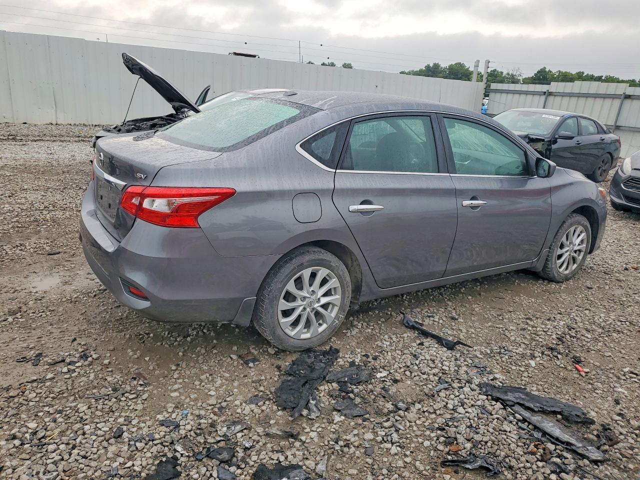 2019 Nissan Sentra Sv - zdjęcie 3