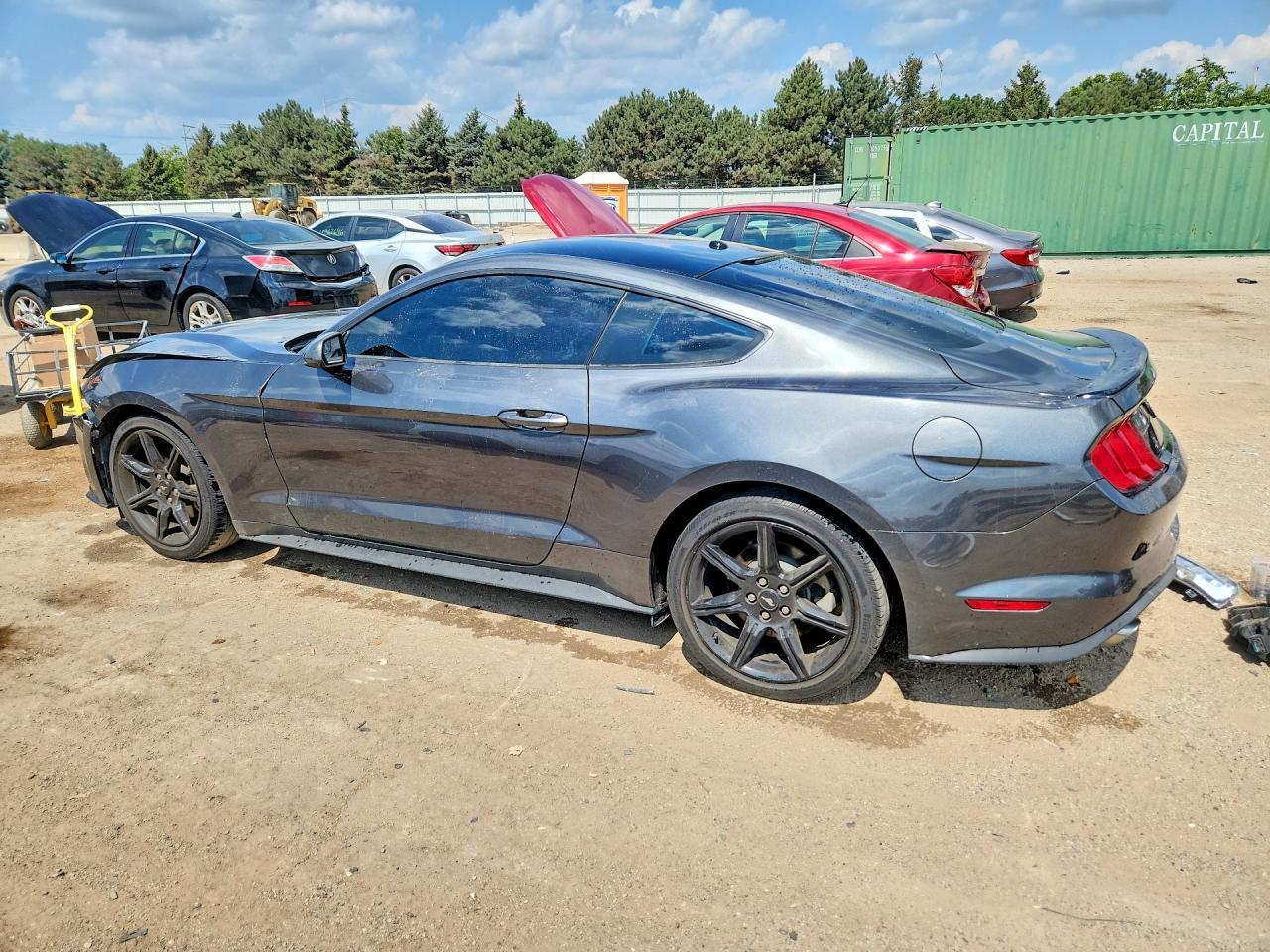 2020 Ford Mustang - zdjęcie 2