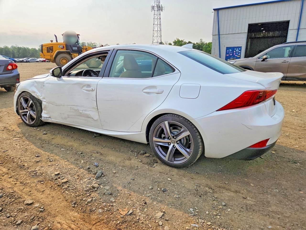 2018 Lexus Is 300 - zdjęcie 2