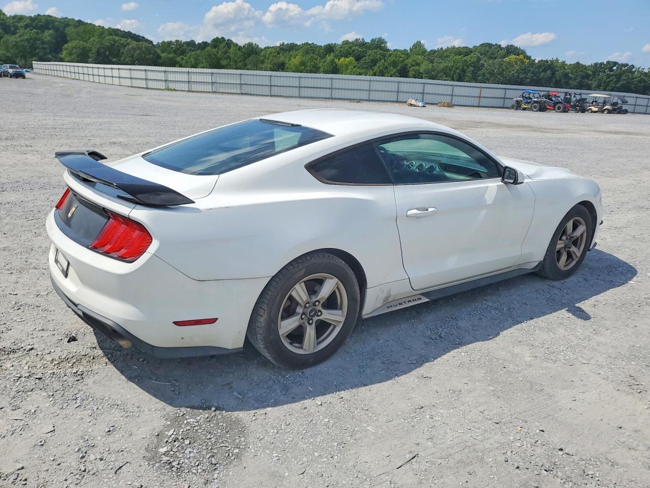 2018 Ford Mustang - zdjęcie 3