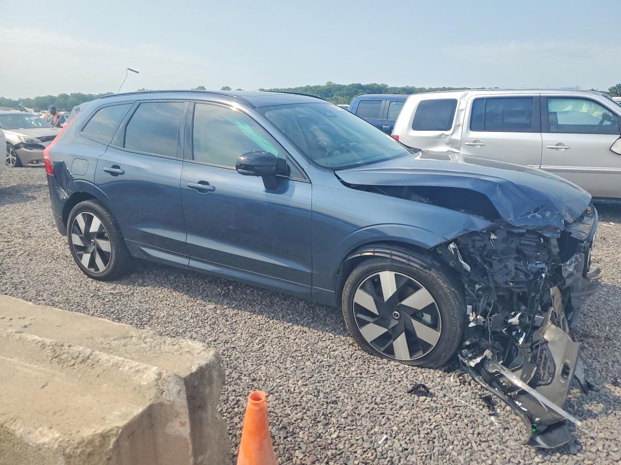 2025 Volvo Xc60 Plus - zdjęcie 4