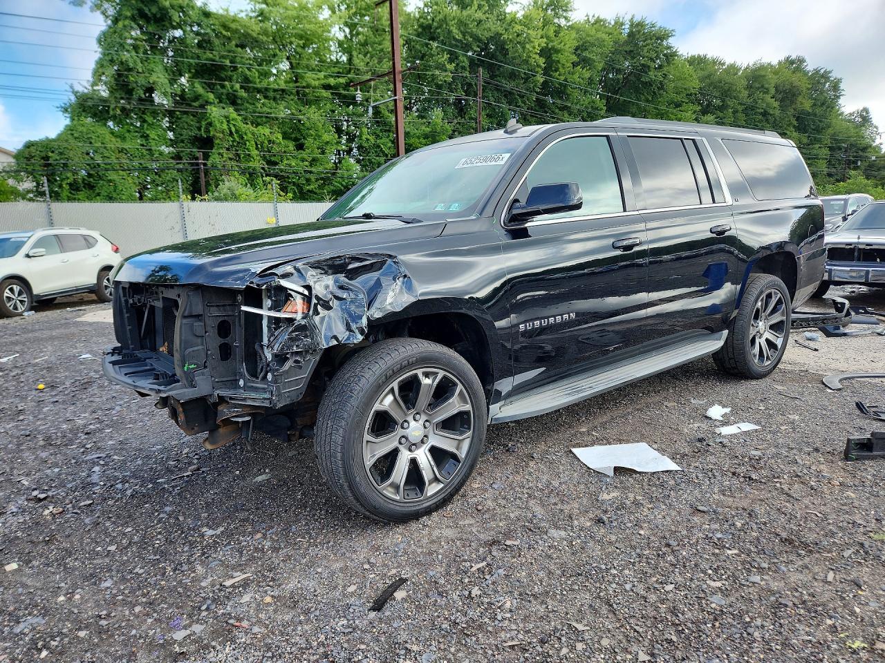 2015 Chevrolet Suburban K1500 Lt - zdjęcie główne