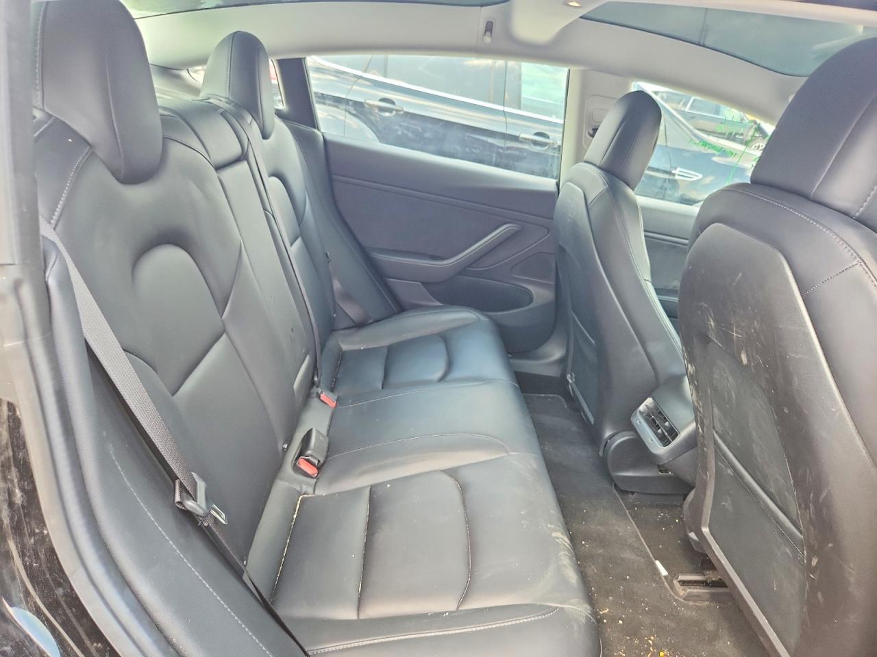 2018 Tesla Model 3 - zdjęcie 10
