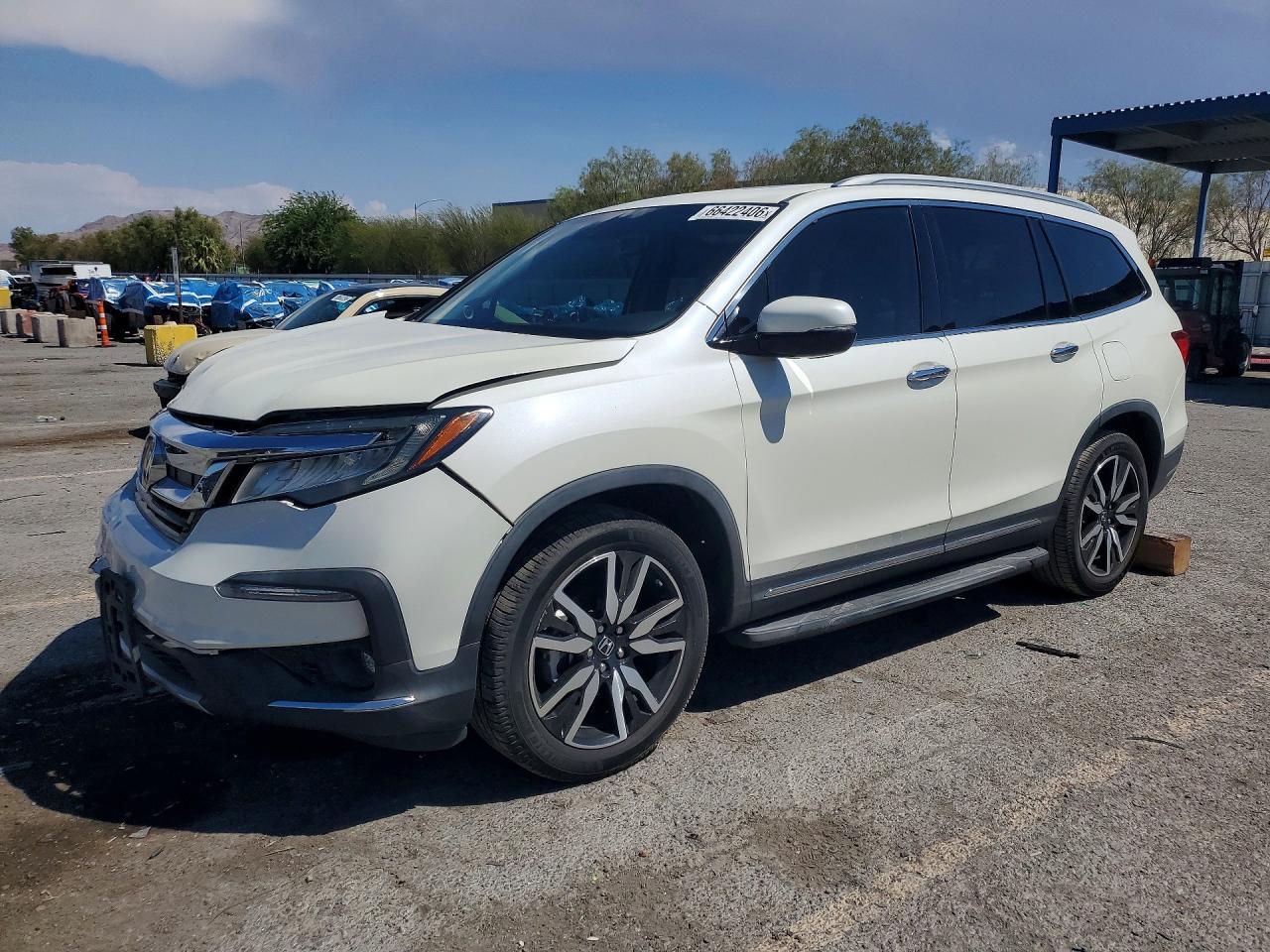 2019 Honda Pilot Touring - zdjęcie główne