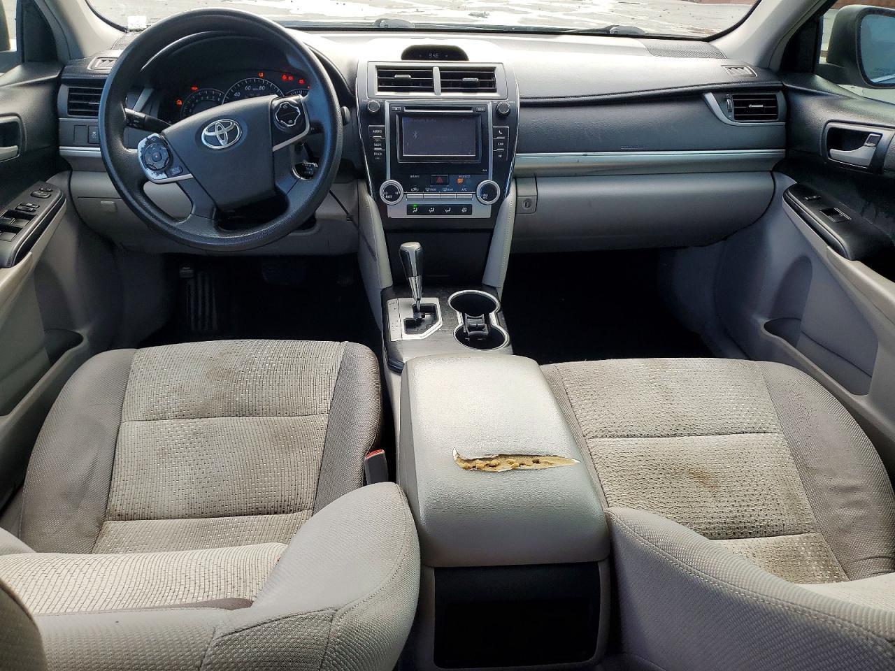 2014 Toyota Camry Le - zdjęcie 8