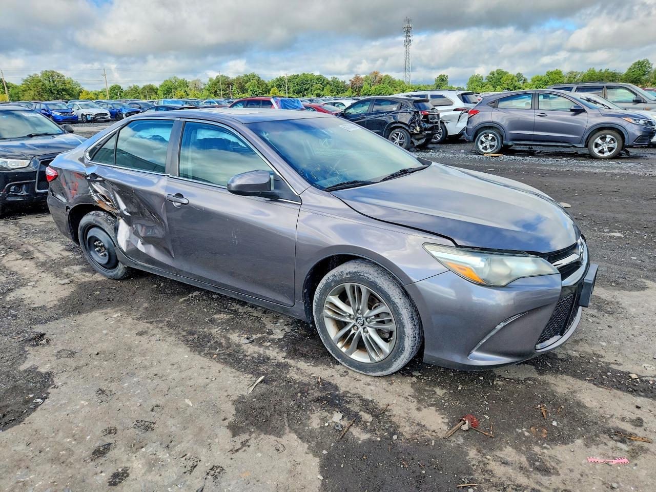 2017 Toyota Camry Se - zdjęcie 4