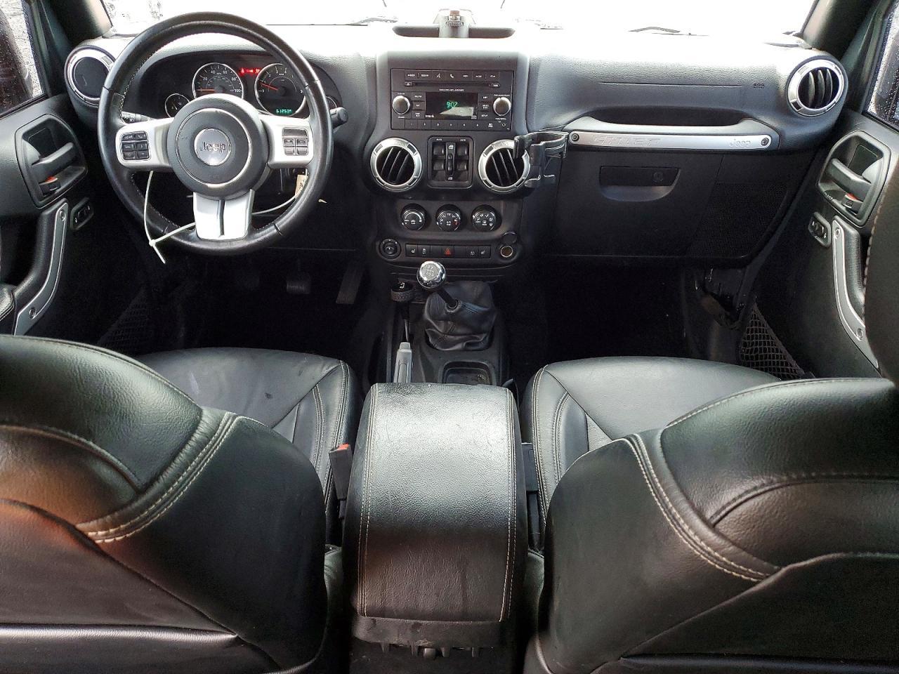 2017 Jeep Wrangler Unlimited Sahara - zdjęcie 8