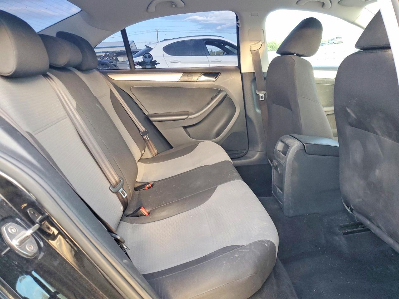 2017 Volkswagen Jetta S - zdjęcie 10