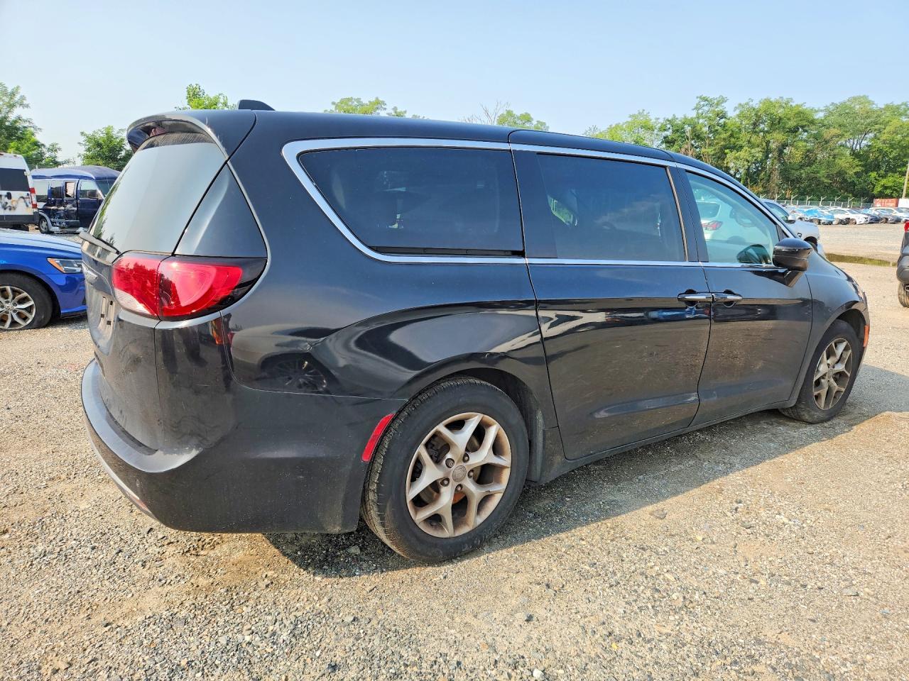 2019 Chrysler Pacifica Touring Plus - zdjęcie 3