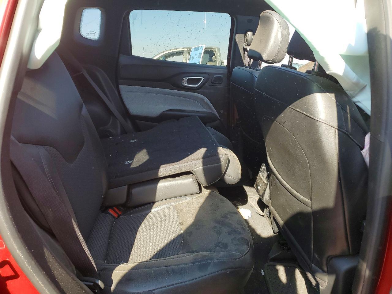 2025 Jeep Compass Latitude - zdjęcie 11