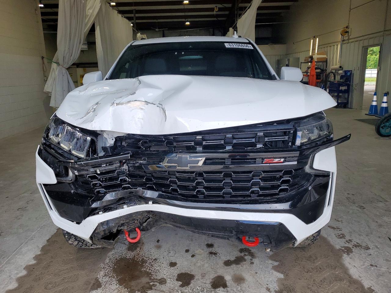 2023 Chevrolet Suburban K1500 Z71 - zdjęcie 5