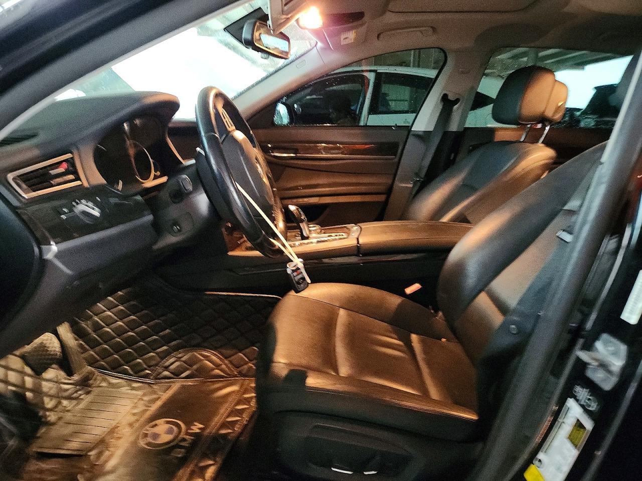 2015 BMW Seria 7 740Li - zdjęcie 7