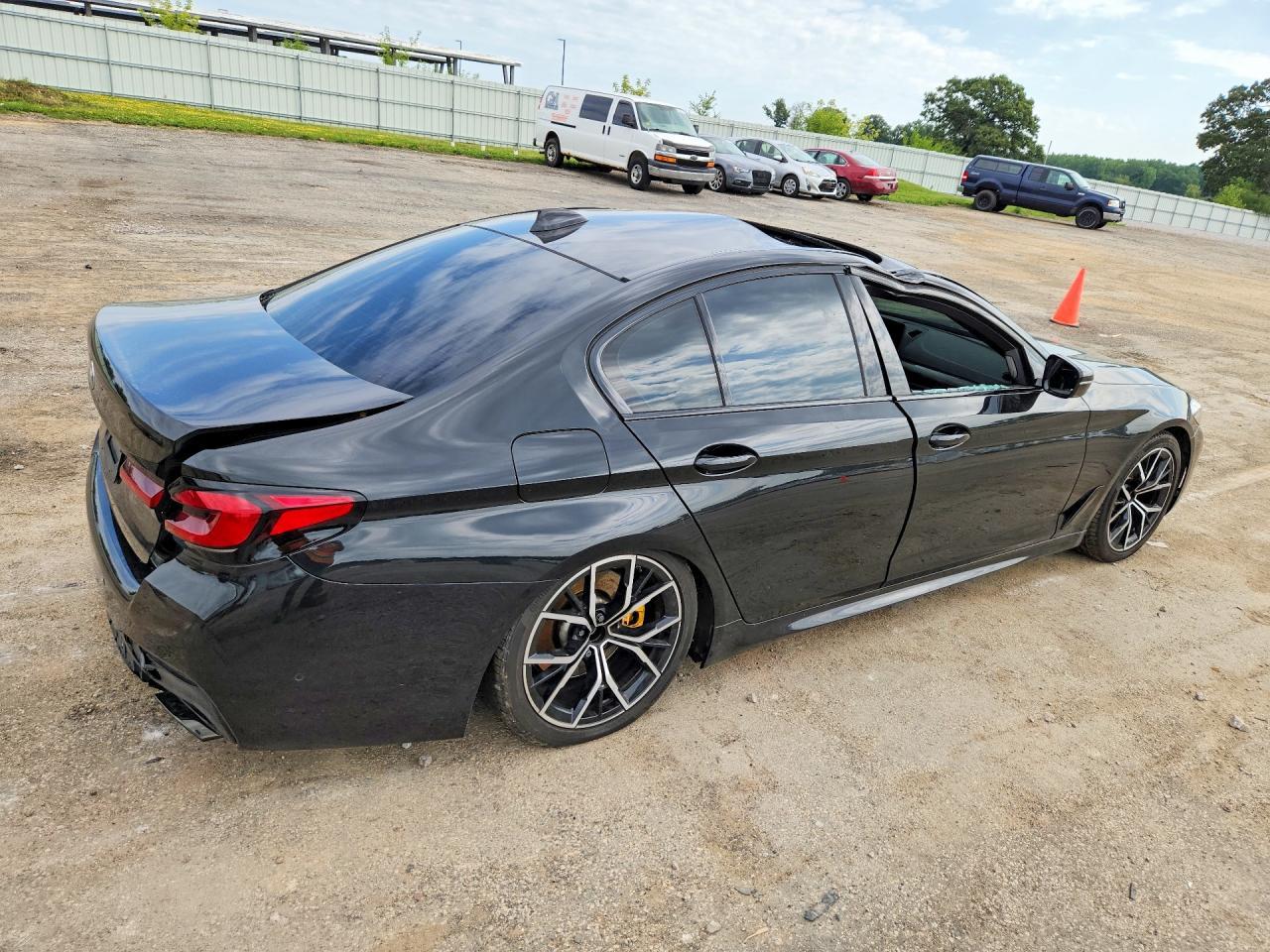 2022 BMW Seria 5 540i - zdjęcie 3