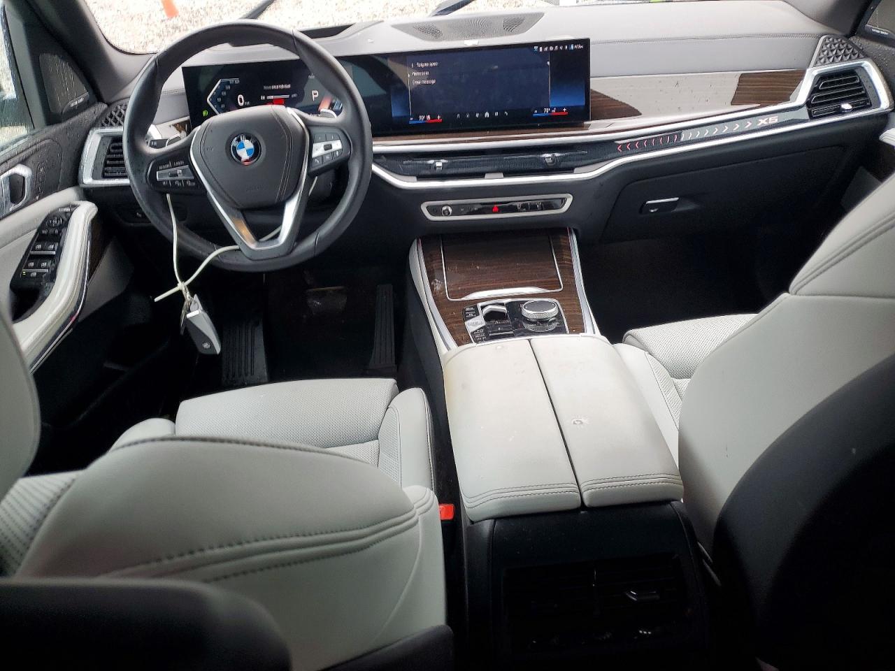 2024 BMW X5 xDrive40I - zdjęcie 8