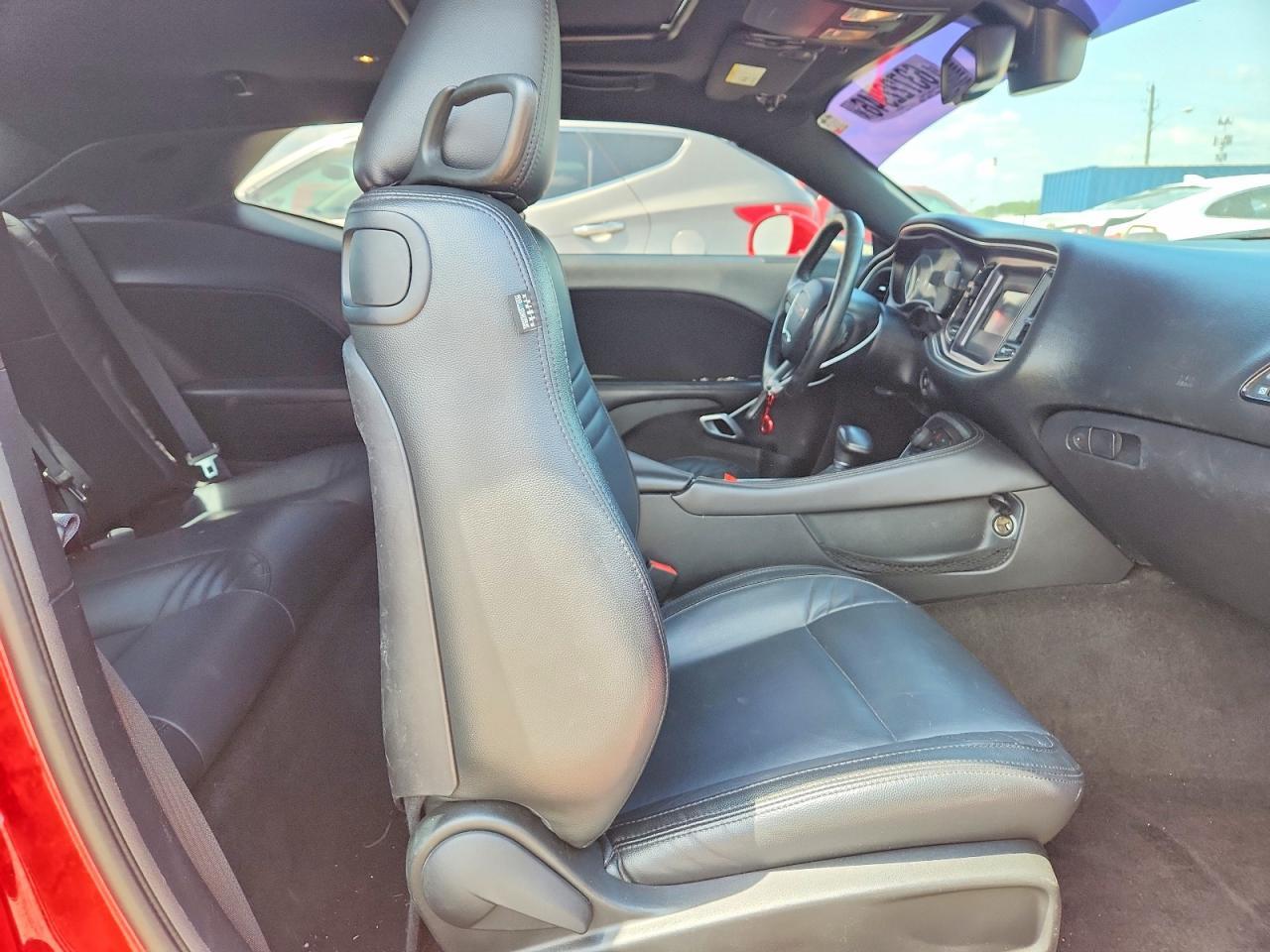 2015 Dodge Challenger Sxt - zdjęcie 10