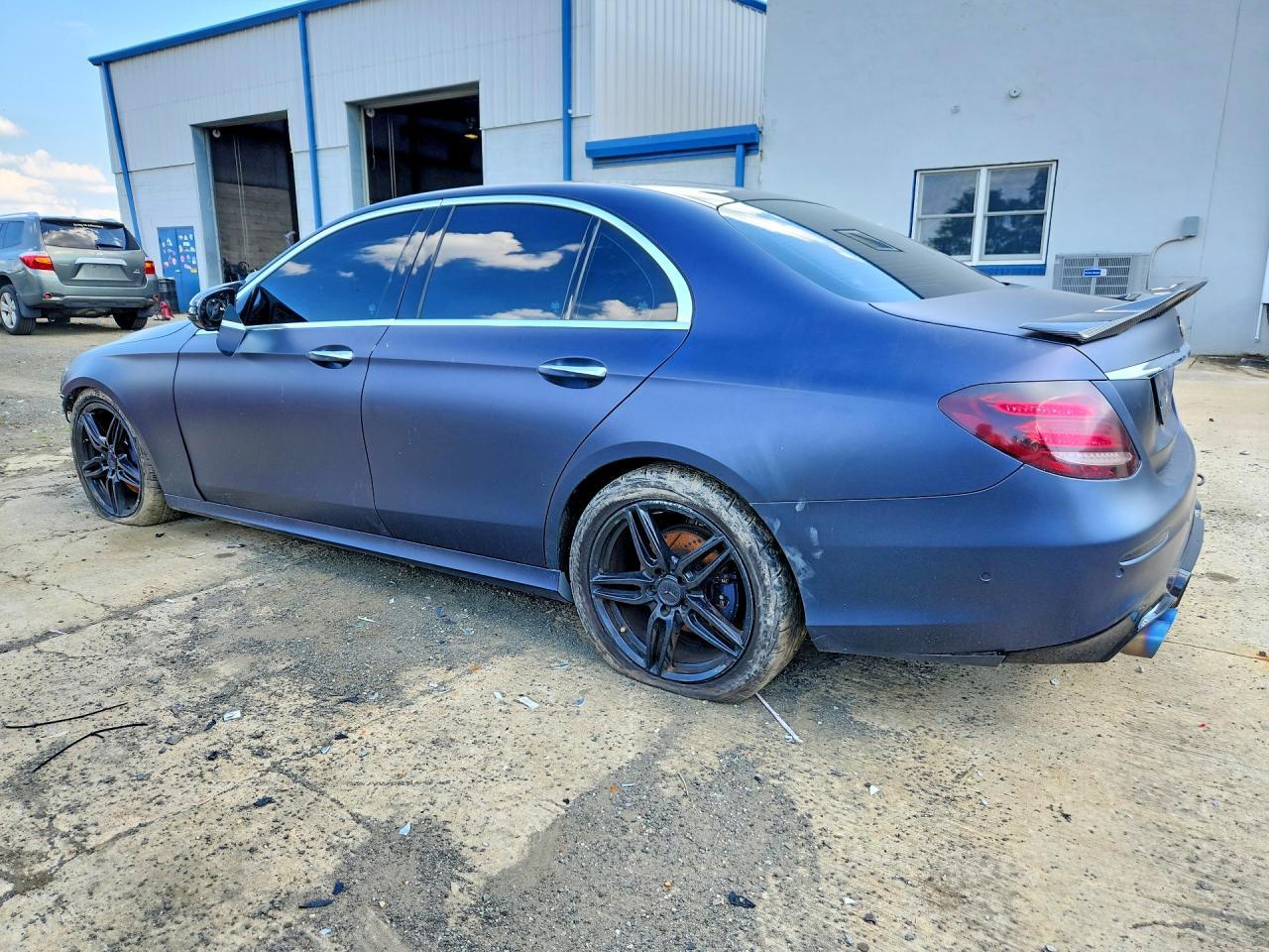 2017 Mercedes-Benz E 300 4Matic - zdjęcie 2