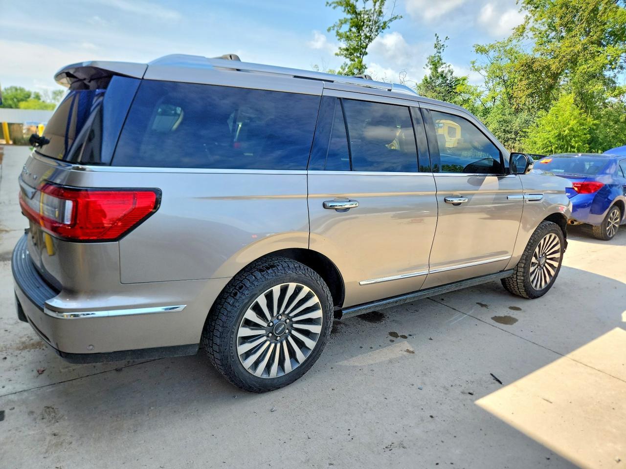 2019 Lincoln Navigator Reserve - zdjęcie 3
