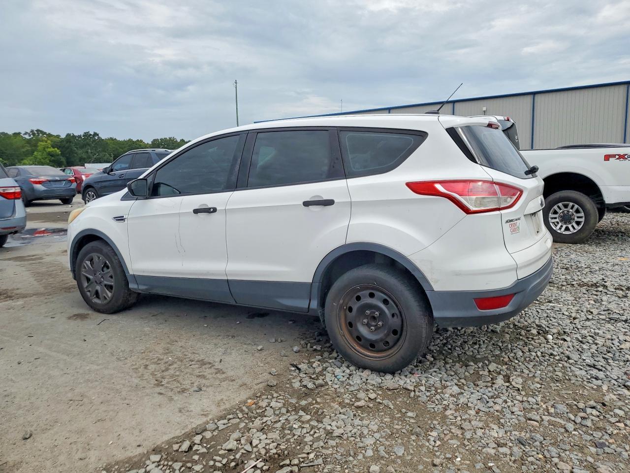 2016 Ford Escape S - zdjęcie 2
