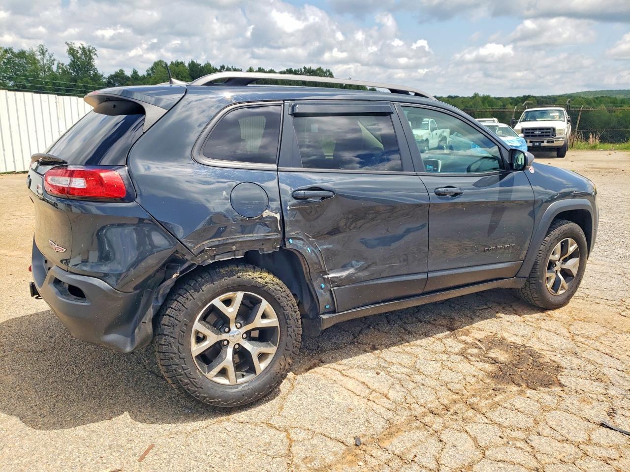 2017 Jeep Cherokee Trailhawk - zdjęcie 3