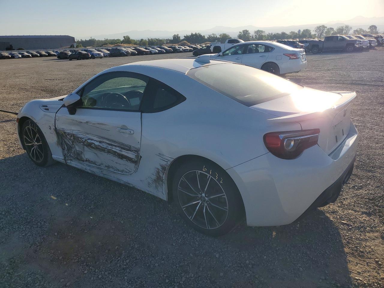 2017 Toyota 86 Base - zdjęcie 2
