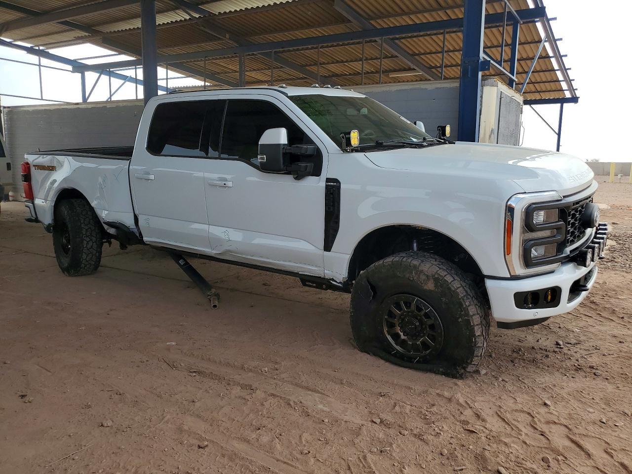 2023 Ford F-250 Supe - zdjęcie 4