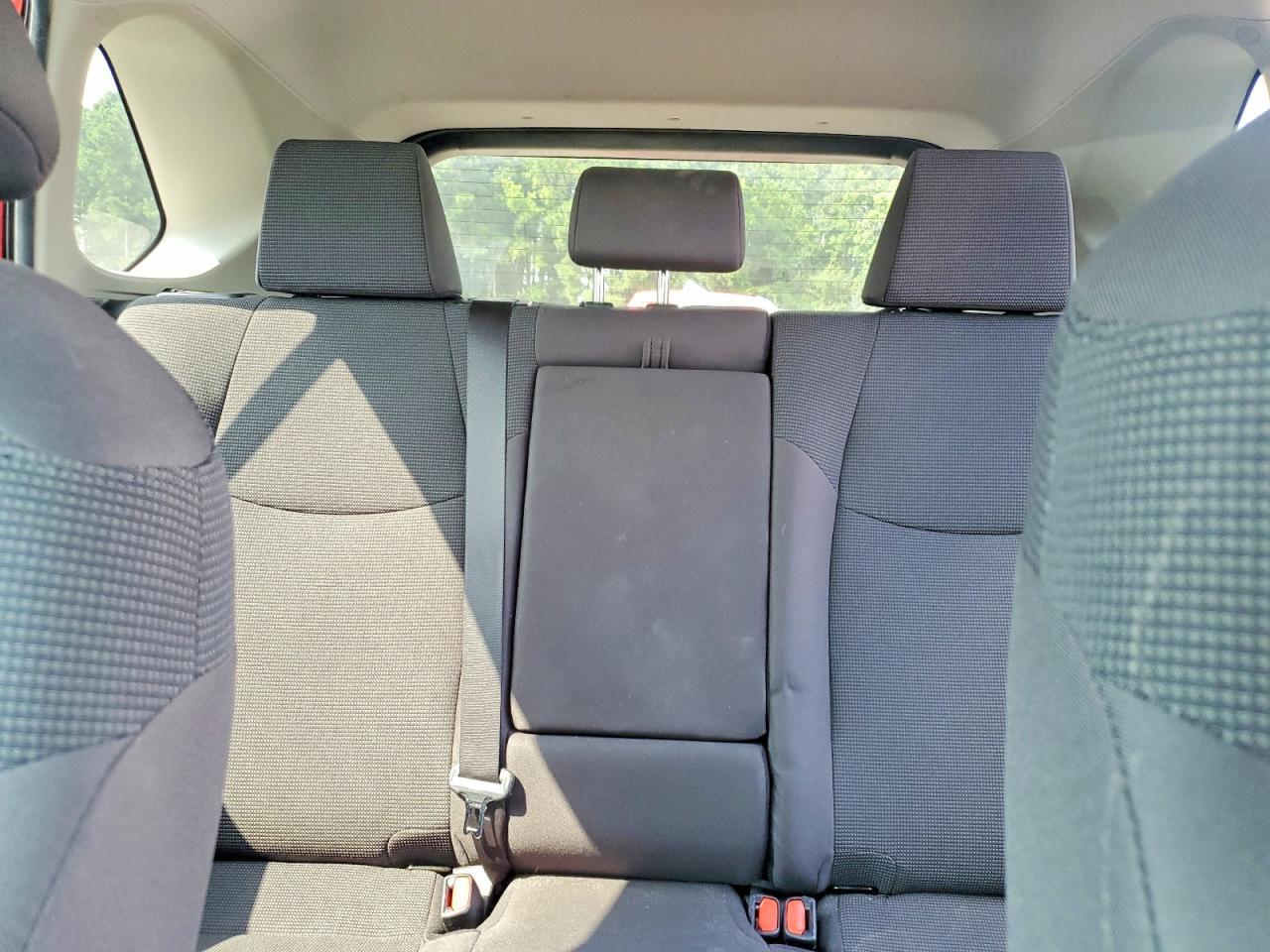 2019 Toyota Rav4 Le - zdjęcie 10
