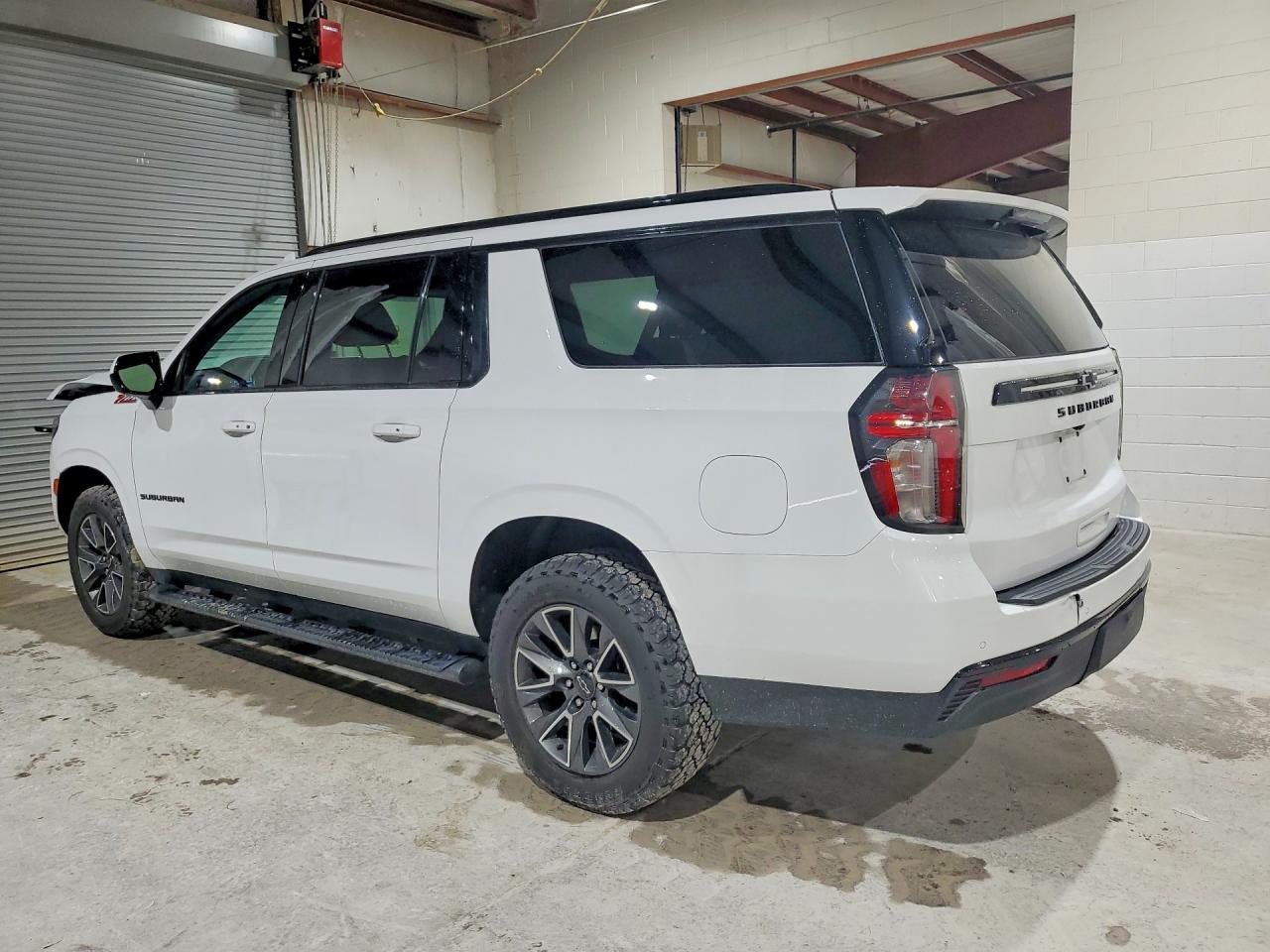 2023 Chevrolet Suburban K1500 Z71 - zdjęcie 2