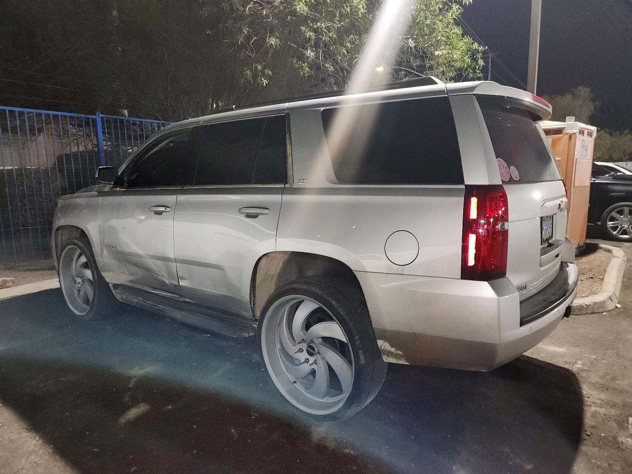 2017 Chevrolet Tahoe C1500 Lt - zdjęcie 2