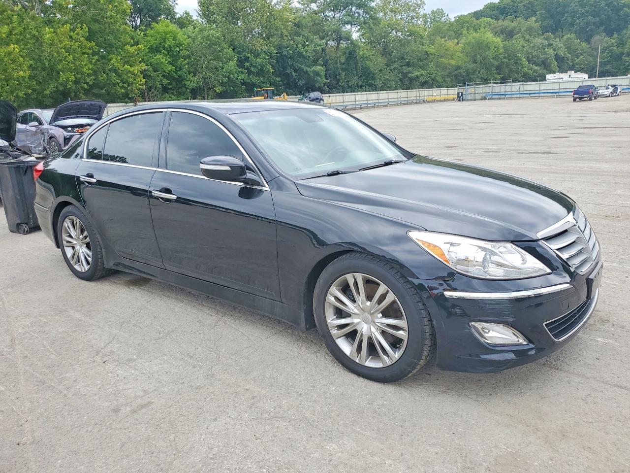 2013 Hyundai Genesis 3.8L - zdjęcie 4