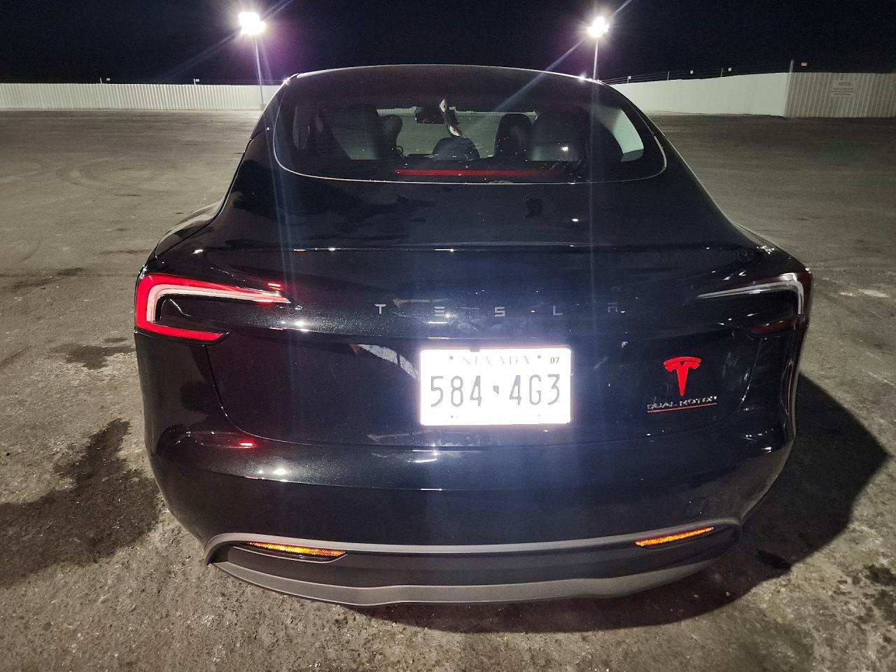 2026 Tesla Model 3 - zdjęcie 6