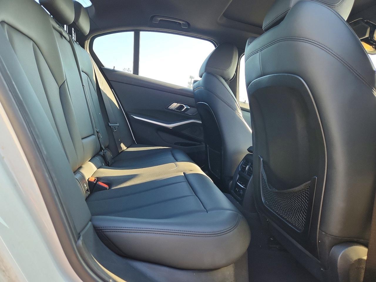 2019 BMW Seria 3 330i - zdjęcie 10