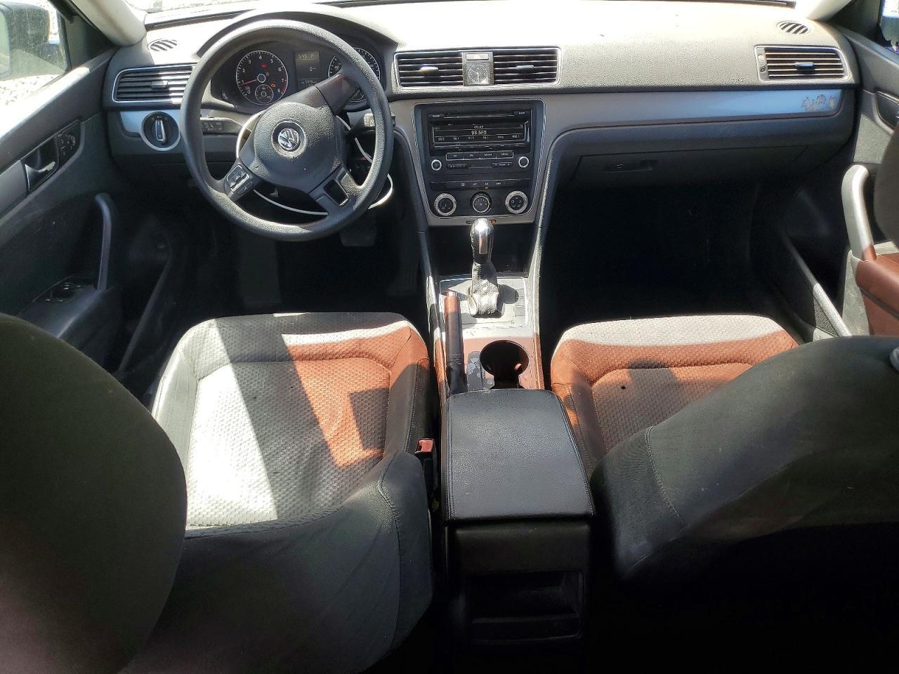 2014 Volkswagen Passat S - zdjęcie 8