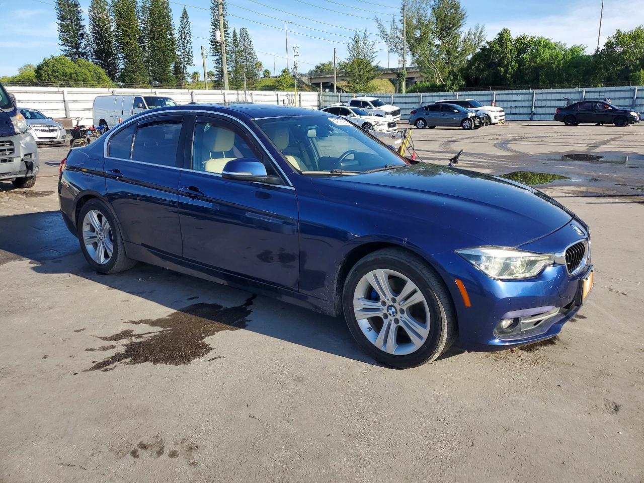 2017 BMW 330 Xi - zdjęcie 4