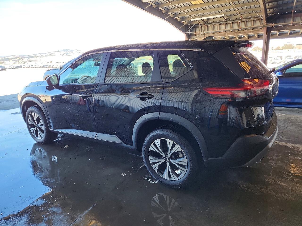 2023 Nissan Rogue Sv - zdjęcie 2