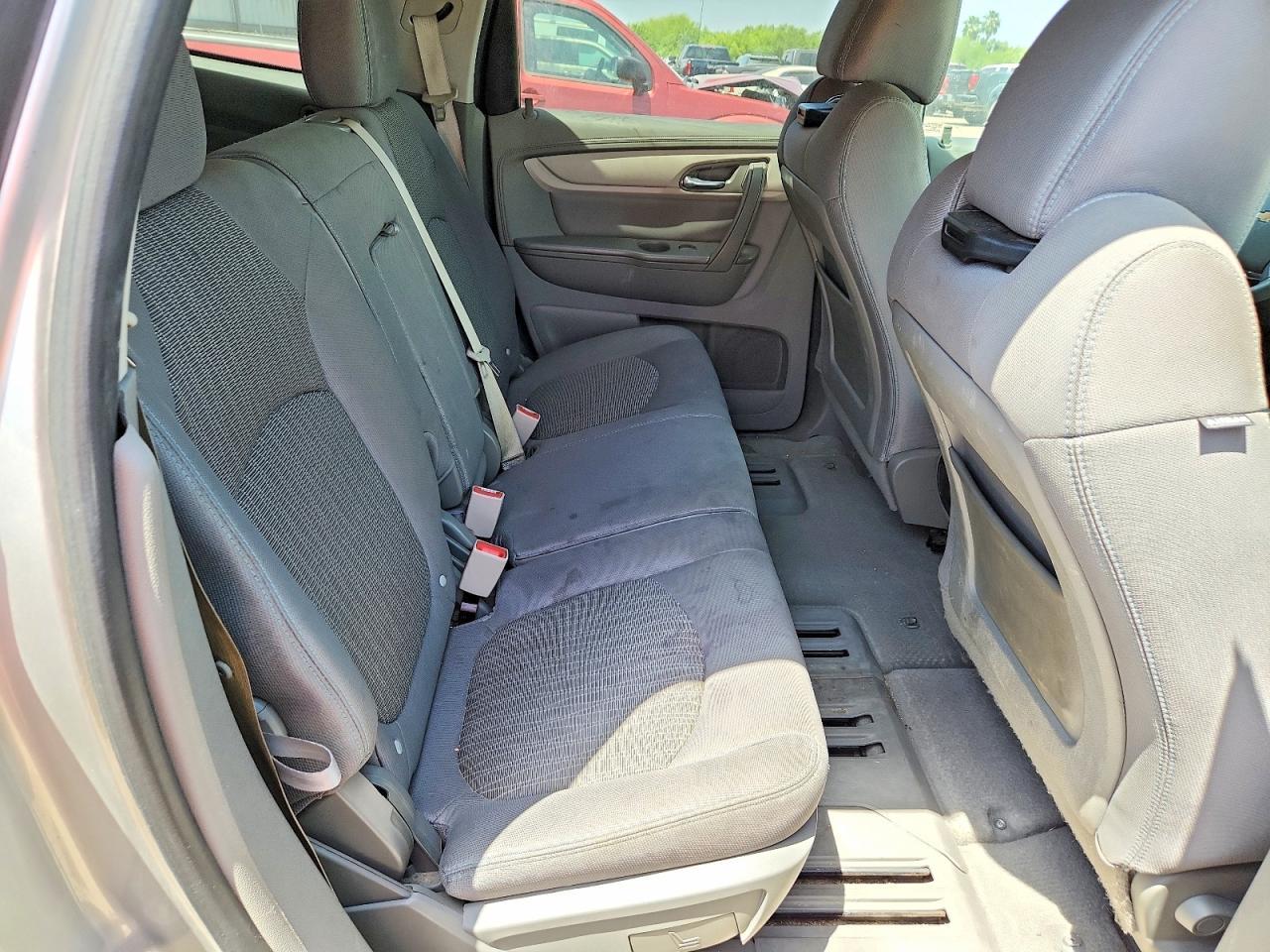2016 Chevrolet Traverse Ls - zdjęcie 11