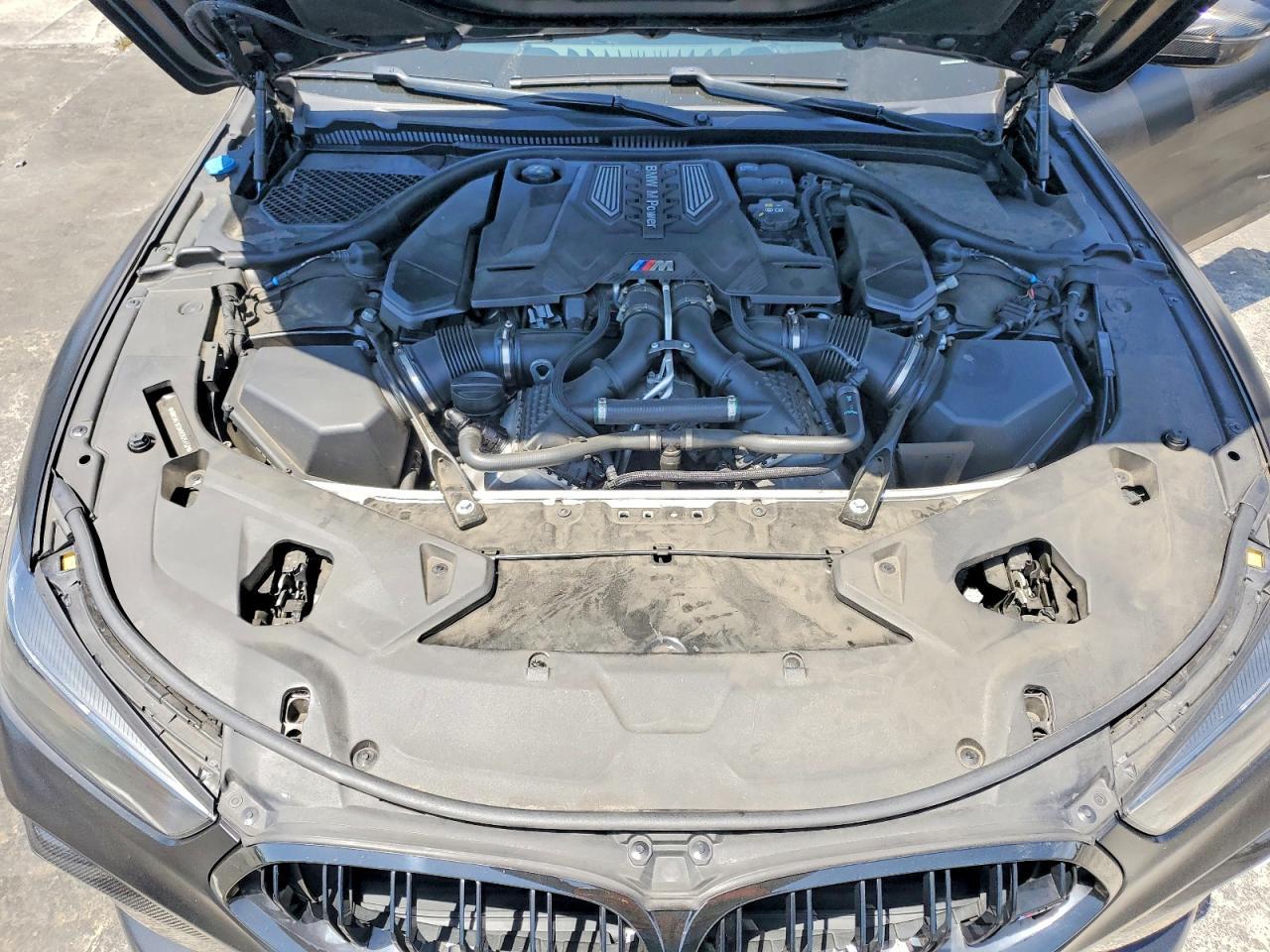 2024 BMW M8 - zdjęcie 11