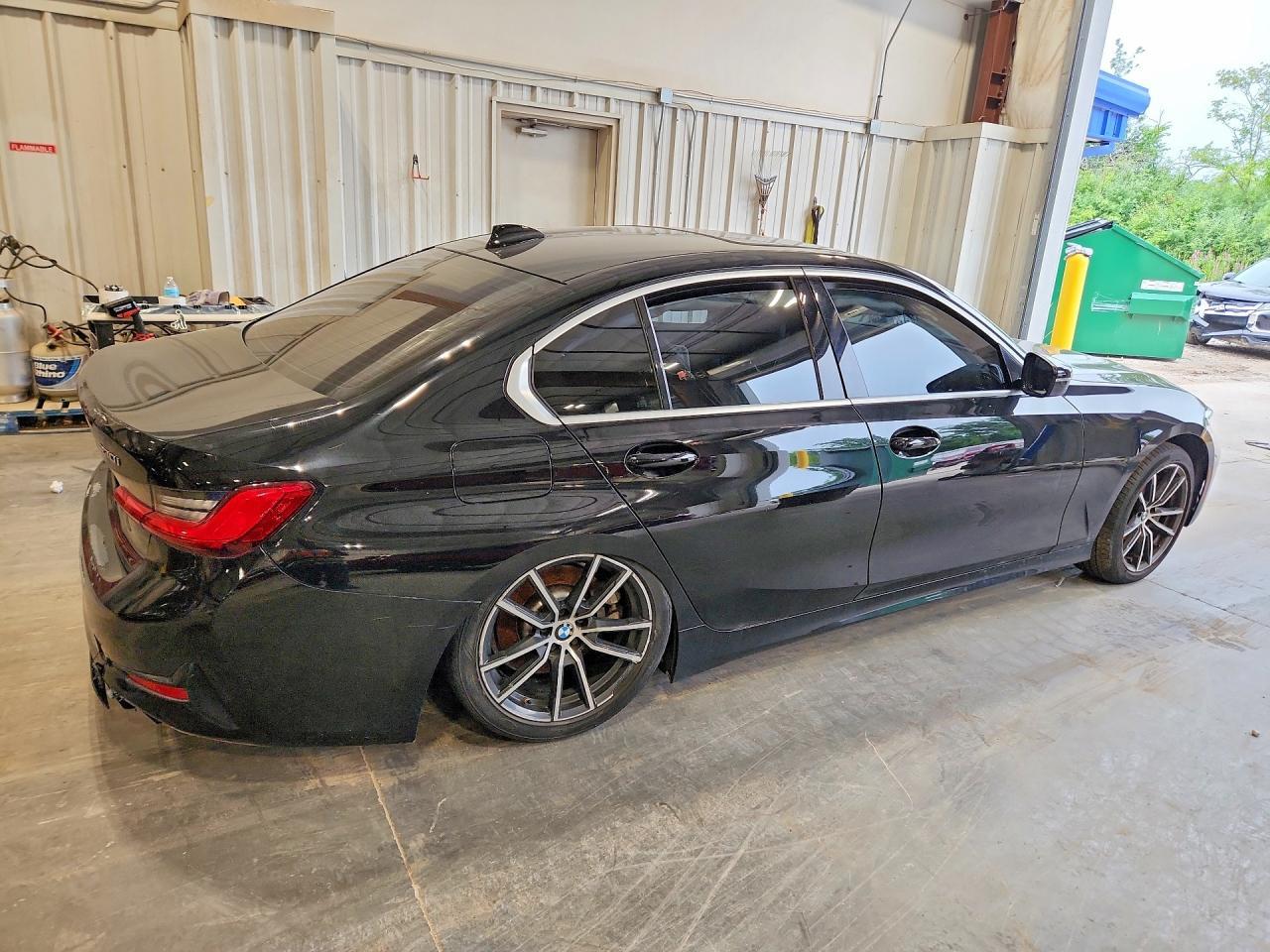 2020 BMW Seria 3 330i - zdjęcie 3