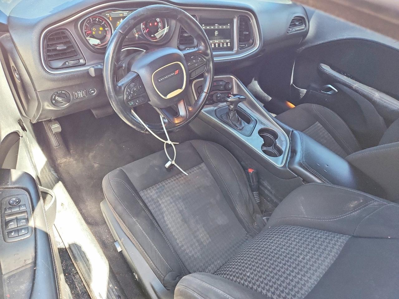 2020 Dodge Challenger Sxt - zdjęcie 8