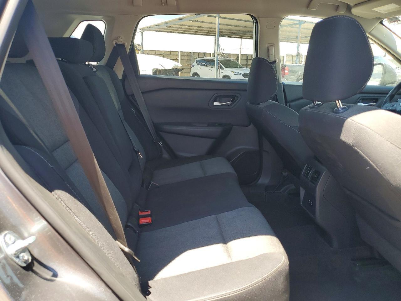 2024 Nissan Rogue Sv - zdjęcie 11