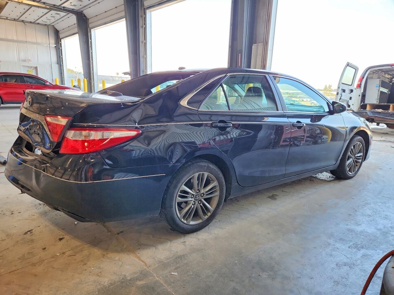 2017 Toyota Camry Se - zdjęcie 3