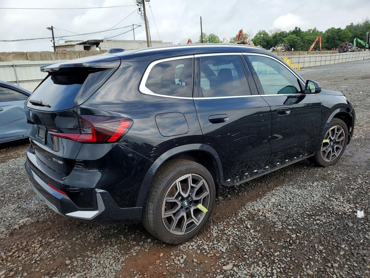 2025 BMW X1 xDrive28I - zdjęcie 3