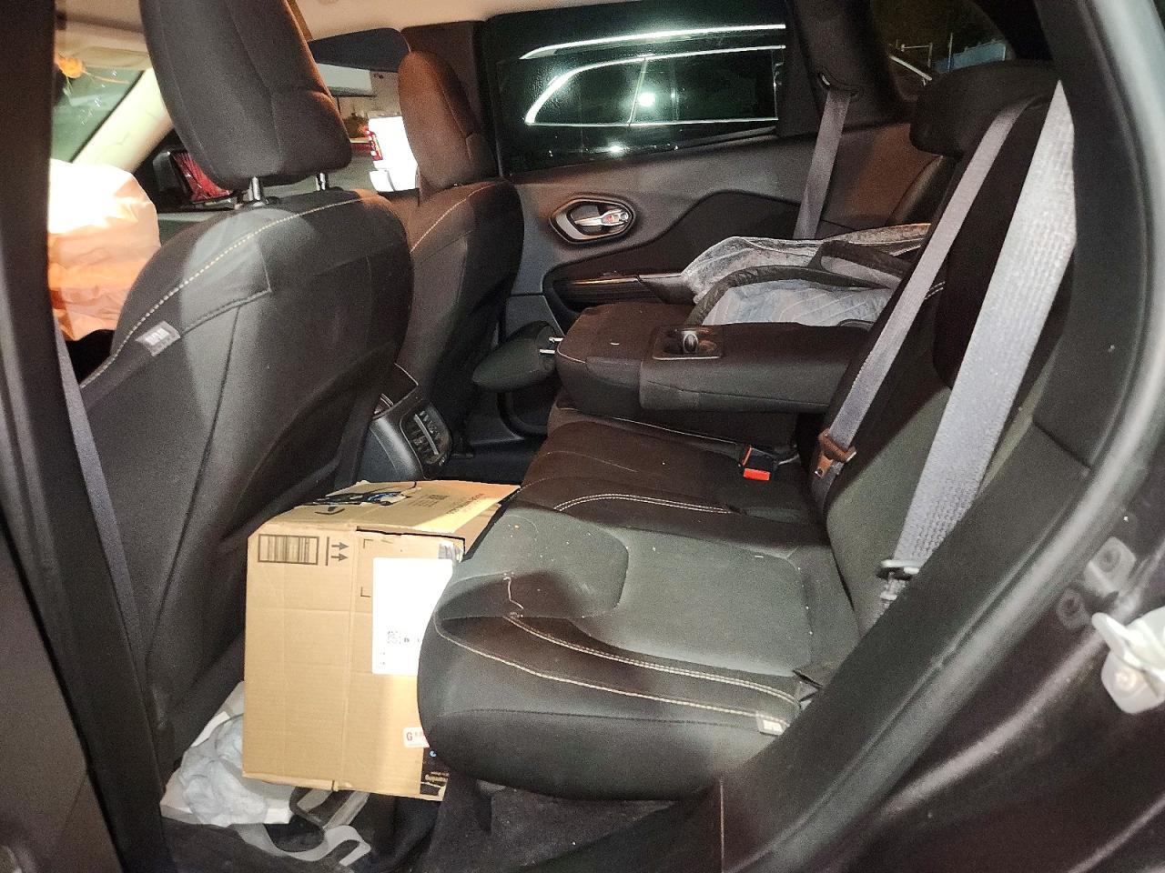 2016 Jeep Cherokee Latitude - zdjęcie 10