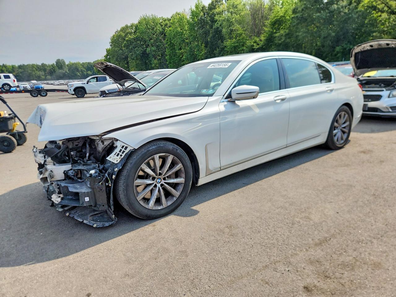 2021 BMW Seria 7 750i - zdjęcie główne