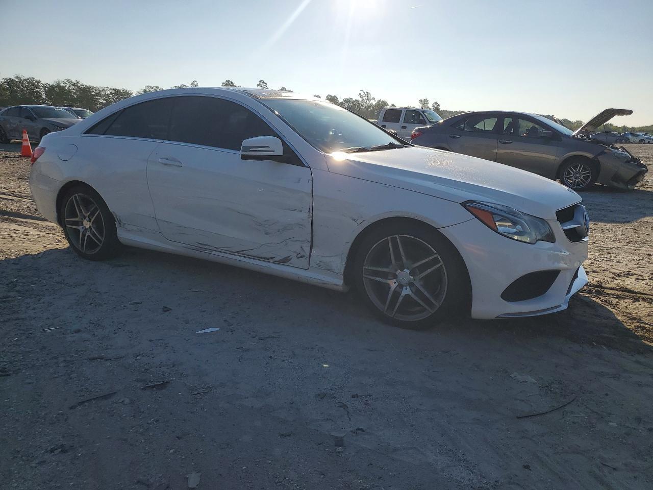 2016 Mercedes-Benz E 400 - zdjęcie 4